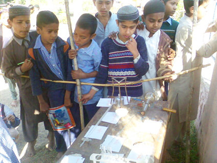 Teaching the application based use of science by setting up science hut